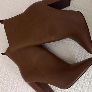 brown booties size 7-7.5 !!! Never worn!!!